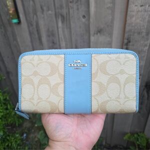 Coach Signature Canvas Long Accordion Zip Wallet in Cream/Blue.